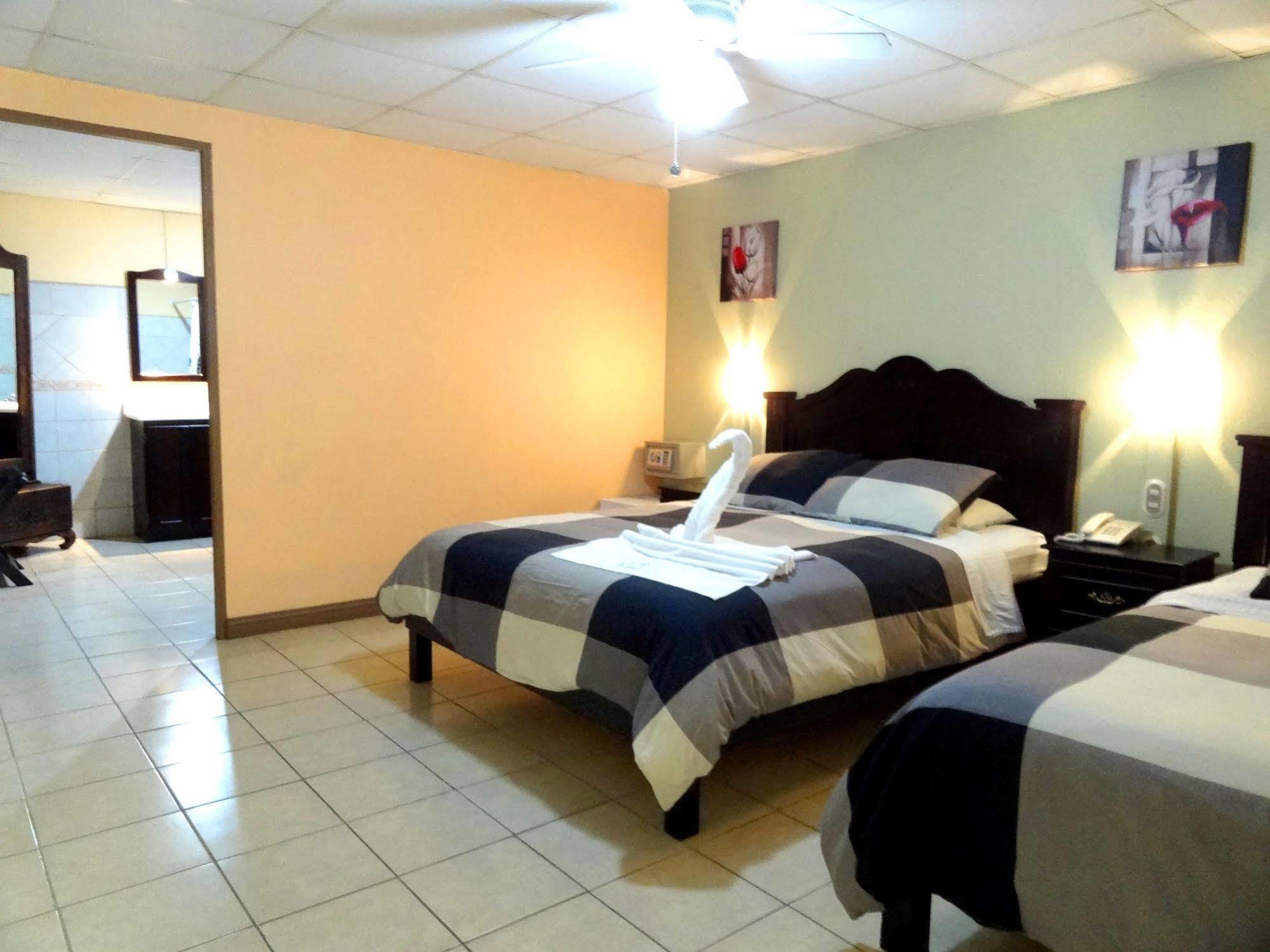 Hotel Eskalima Alajuela Luaran gambar