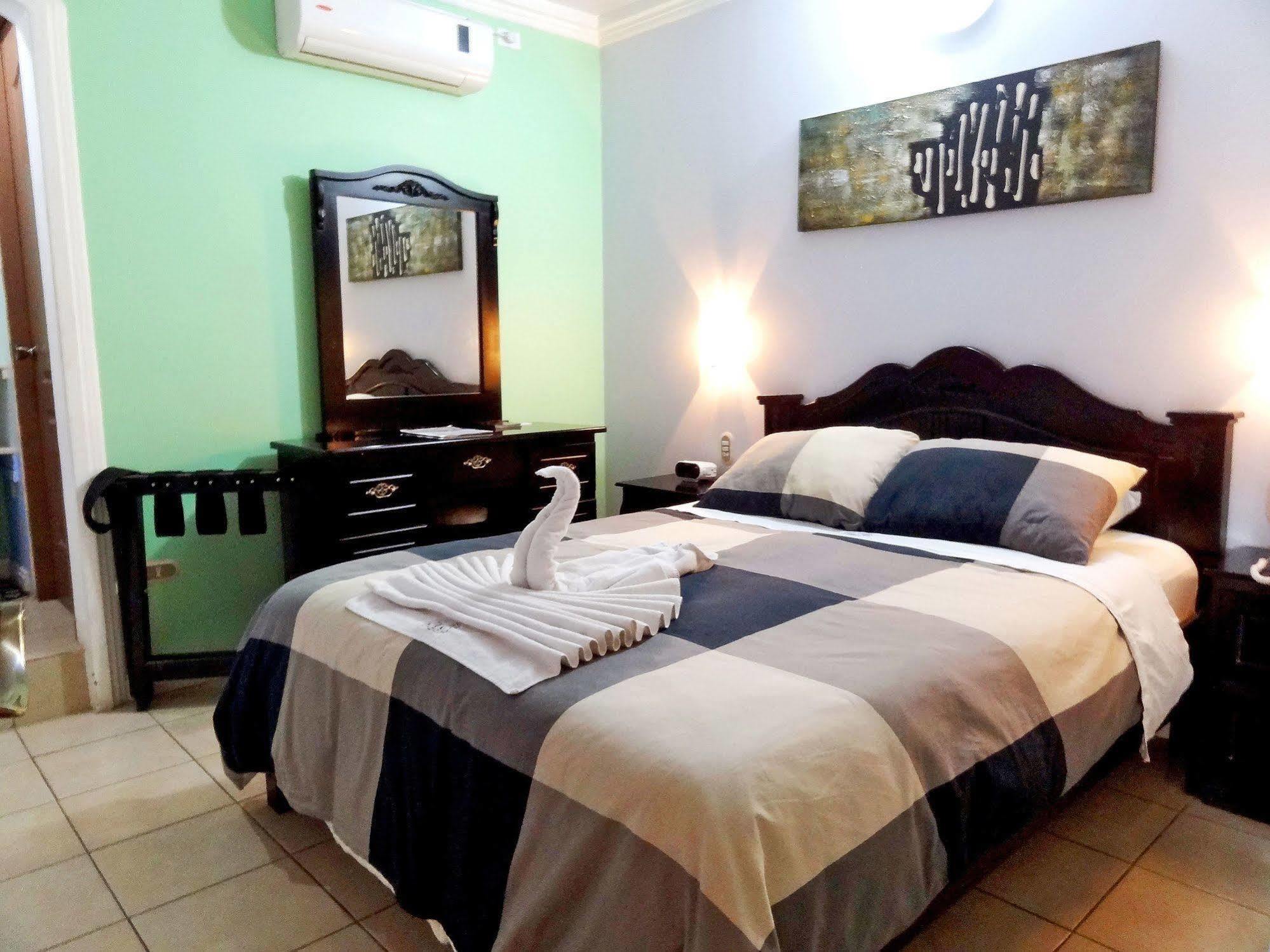 Hotel Eskalima Alajuela Luaran gambar